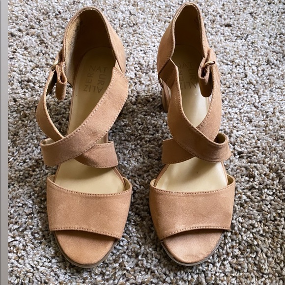 Naturalizer | Beige Wedge Heels